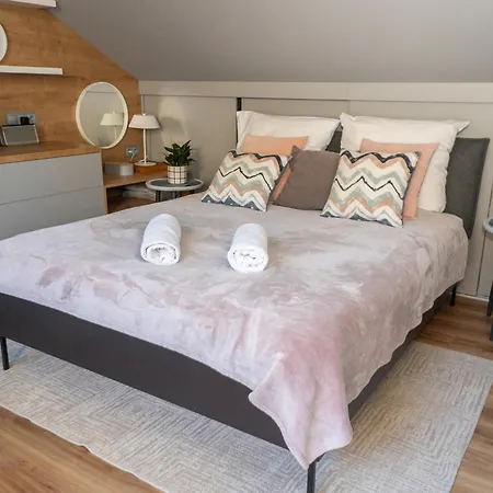 Apartview Plazowa By Rent Like Appartamento *