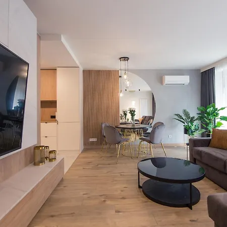 아파트 Apartview Plazowa By Rent Like 슈차이르크